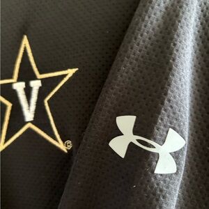 NCAA Vanderbilt Commodores Under Armour 1/4 zip size small (loose fit)